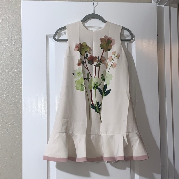 Floral front dress - Picture 1 of 3